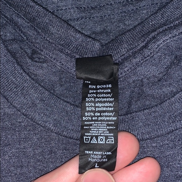 Lot of three L T-shirts - Picture 7 of 7